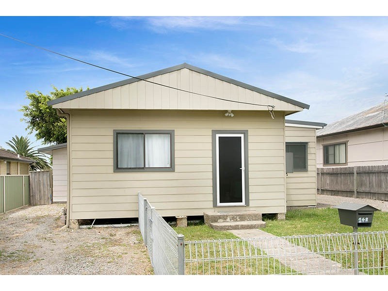 142 Central Avenue, Oak Flats NSW 2529