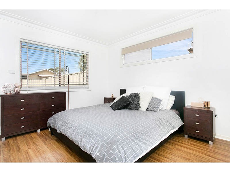 142 Central Avenue, Oak Flats NSW 2529