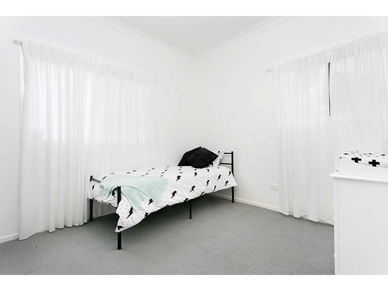 142 Central Avenue, Oak Flats NSW 2529