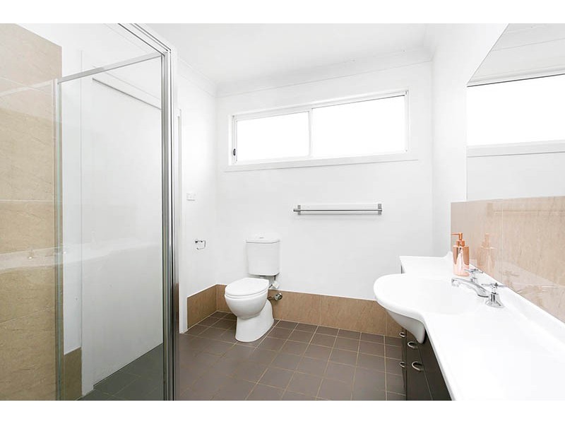 142 Central Avenue, Oak Flats NSW 2529