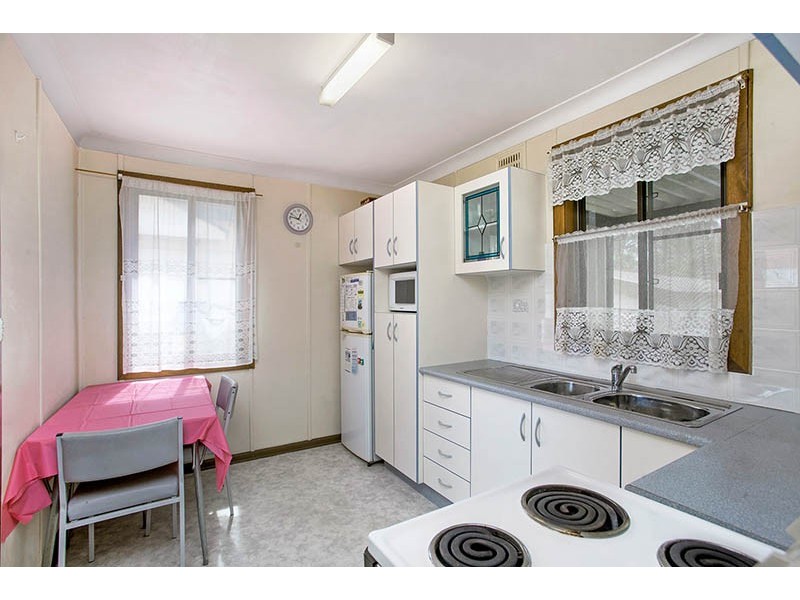 41 Girraween Avenue, Lake Illawarra NSW 2528