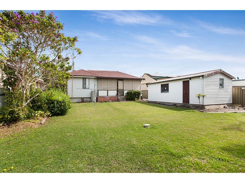 41 Girraween Avenue, Lake Illawarra NSW 2528