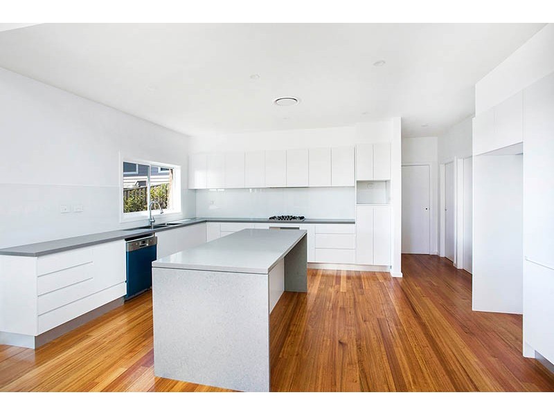 10 National Avenue, Shell Cove NSW 2529