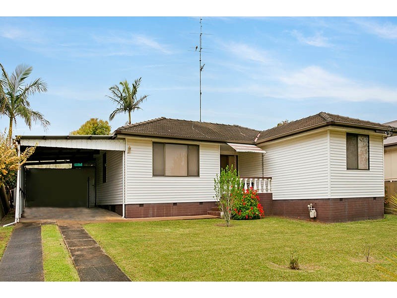 15 Bradman Avenue, Warilla NSW 2528