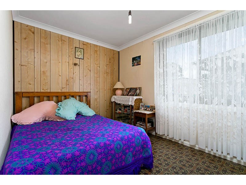 15 Bradman Avenue, Warilla NSW 2528