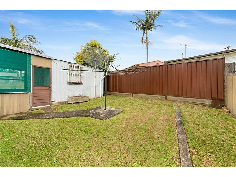 15 Bradman Avenue, Warilla NSW 2528