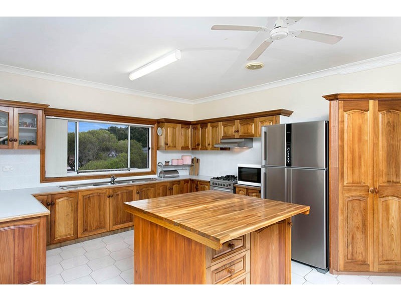 76 Parklands Drive, Shellharbour NSW 2529