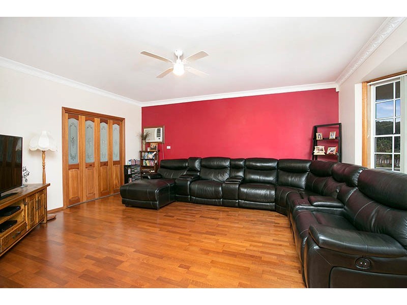 76 Parklands Drive, Shellharbour NSW 2529