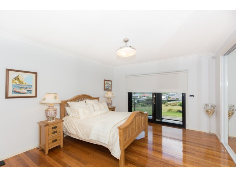 9 Francis Road, Flinders NSW 2529