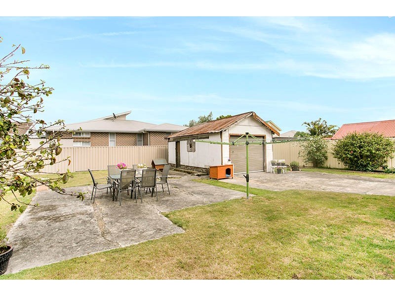 96 Ocean Street, Windang NSW 2528
