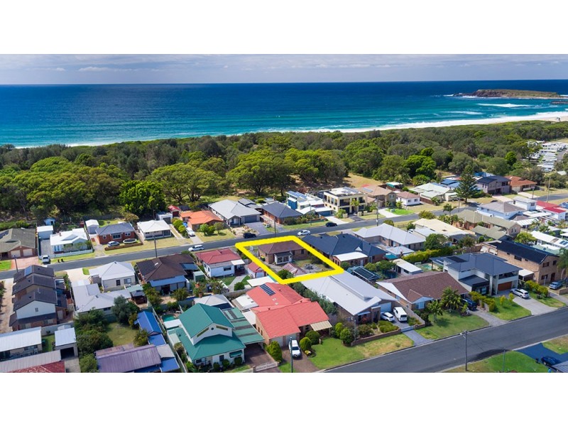 96 Ocean Street, Windang NSW 2528