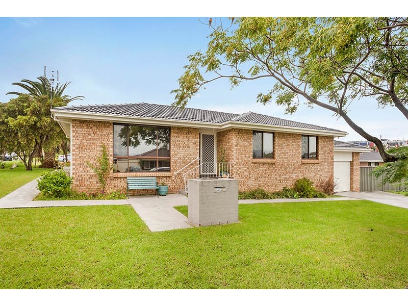 22 Minda Crescent, Oak Flats NSW 2529
