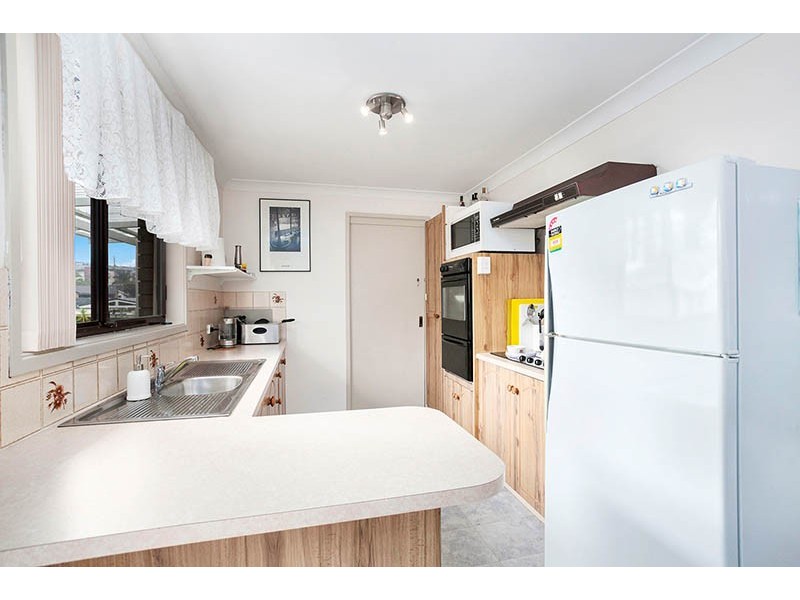 22 Minda Crescent, Oak Flats NSW 2529