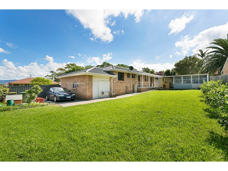 22 Minda Crescent, Oak Flats NSW 2529
