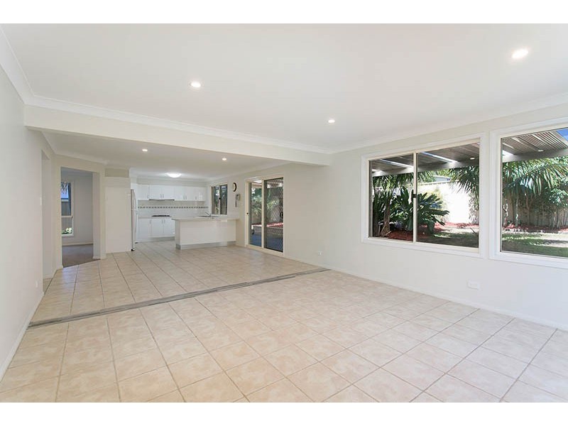 24 Cove Boulevard, Shell Cove NSW 2529