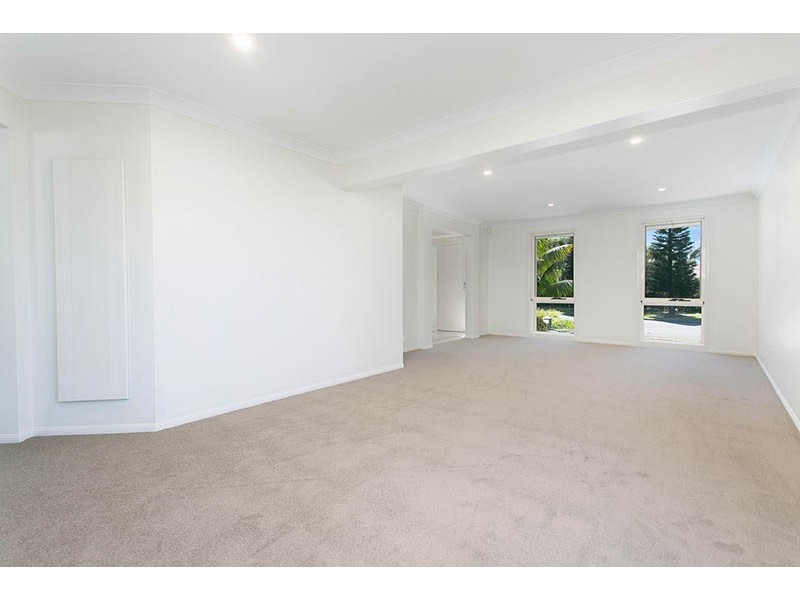 24 Cove Boulevard, Shell Cove NSW 2529