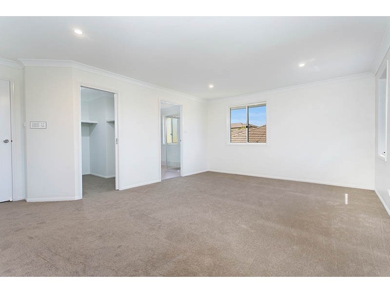 24 Cove Boulevard, Shell Cove NSW 2529