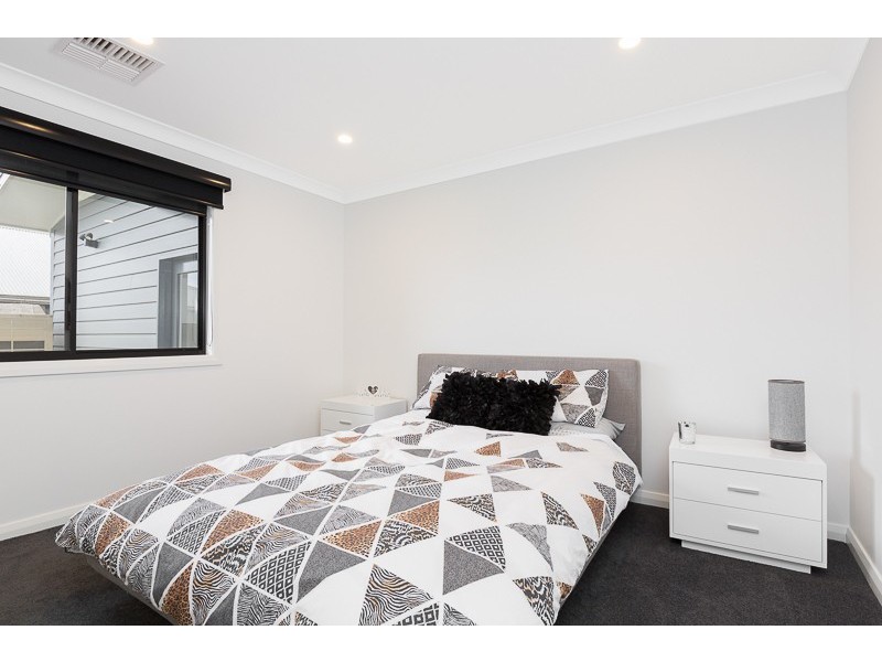 8 Peninsula Avenue, Haywards Bay NSW 2530