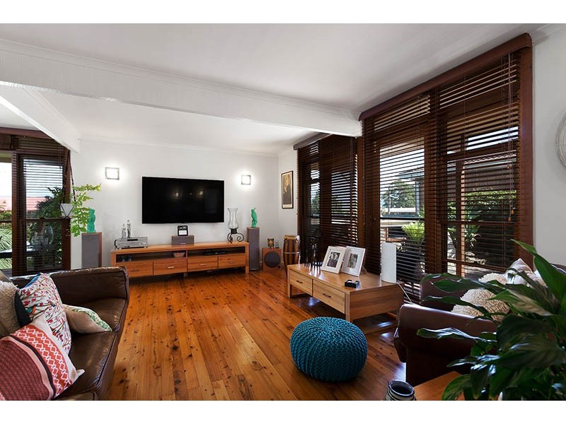 37 Henricks Parade, Mount Warrigal NSW 2528