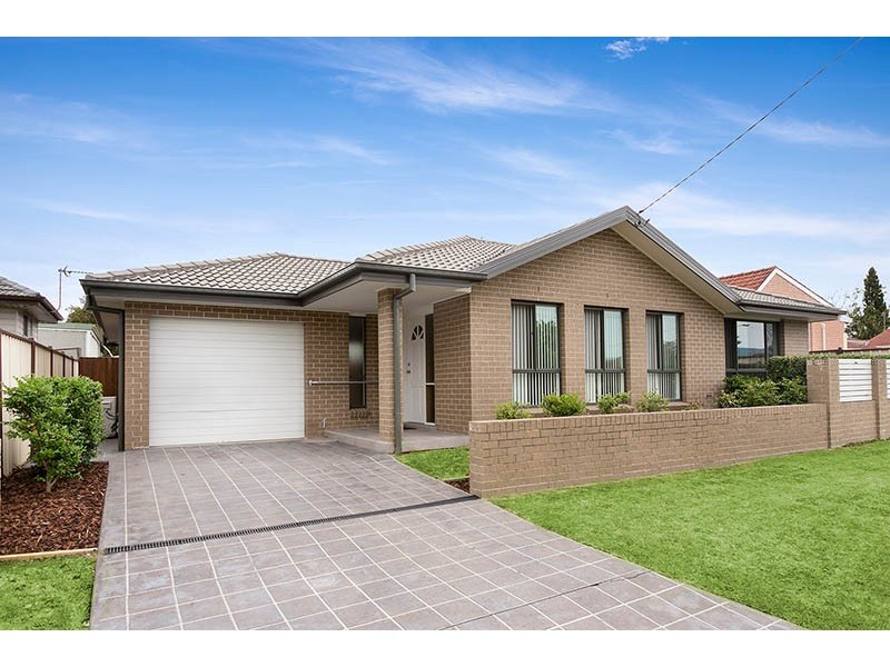 3 Madden Street, Oak Flats NSW 2529