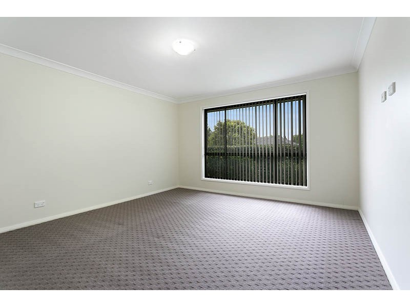 3 Madden Street, Oak Flats NSW 2529