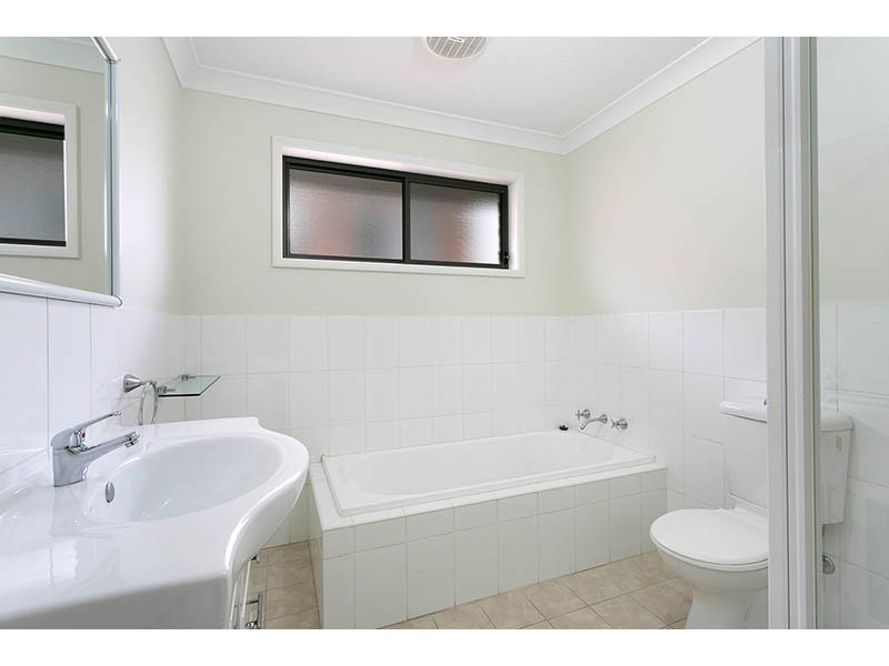 3 Madden Street, Oak Flats NSW 2529