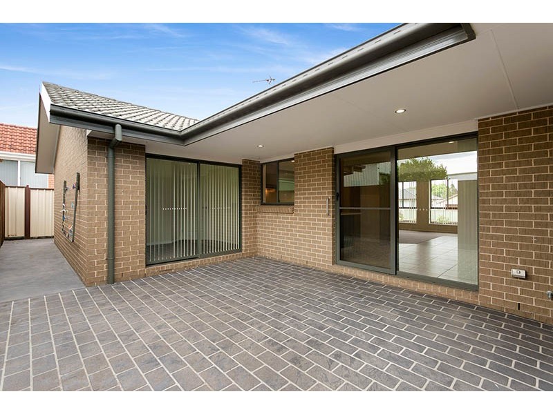 3 Madden Street, Oak Flats NSW 2529