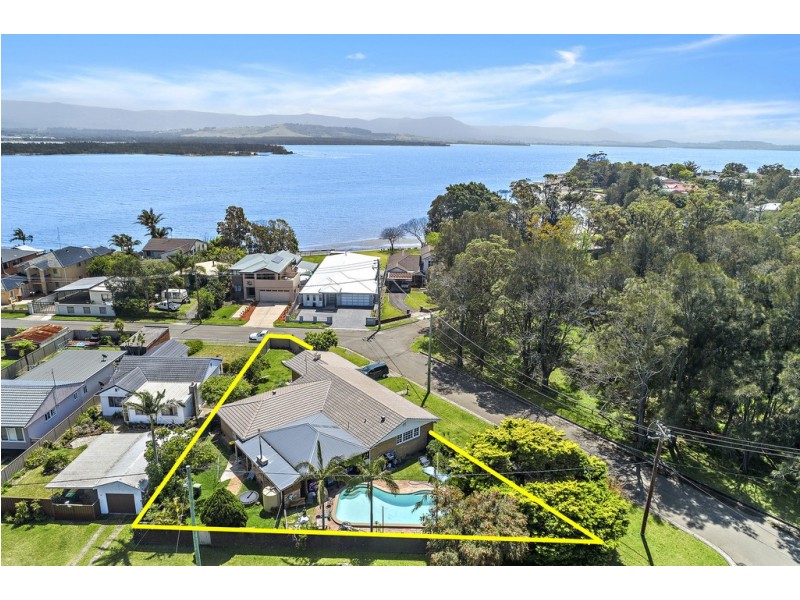 14-16 Newton Crescent, Oak Flats NSW 2529