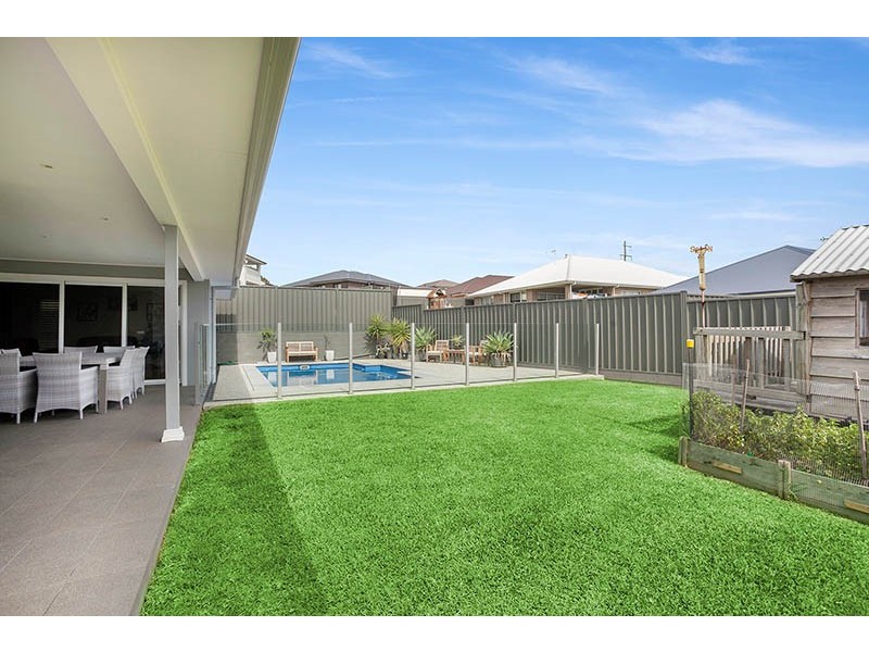 3 Elizabeth Circuit, Flinders NSW 2529