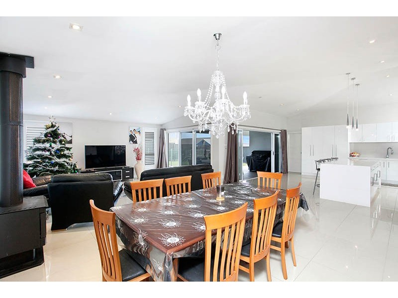 3 Elizabeth Circuit, Flinders NSW 2529