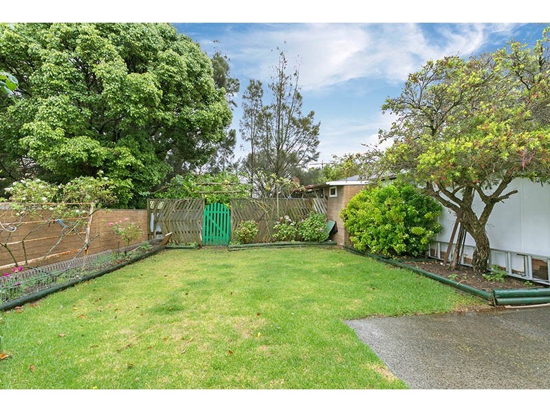 26 Roberts Avenue, Barrack Heights NSW 2528