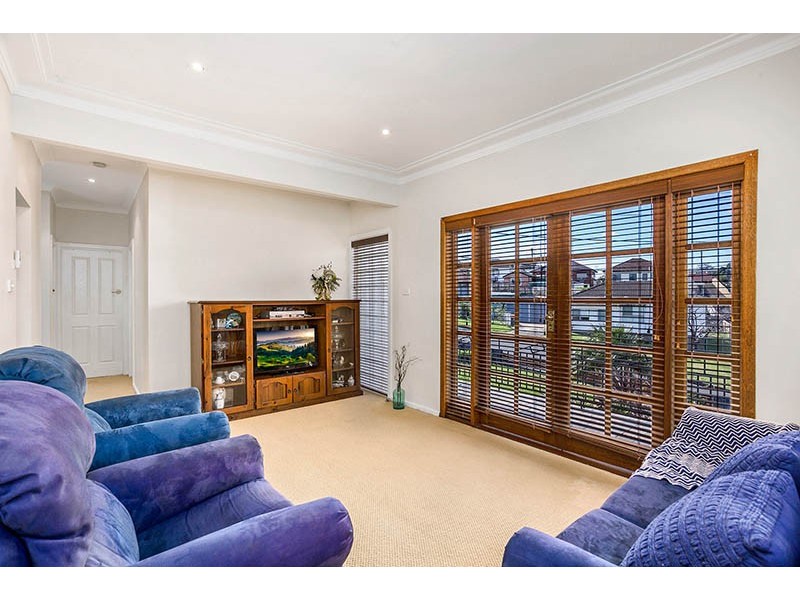 4 Barbara Avenue, Warrawong NSW 2502