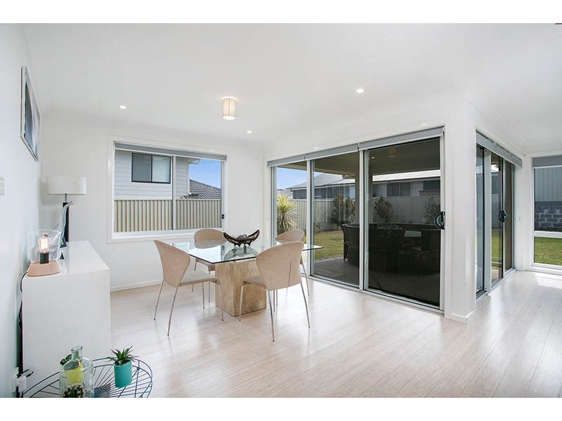 8 Horizons Avenue, Shell Cove NSW 2529