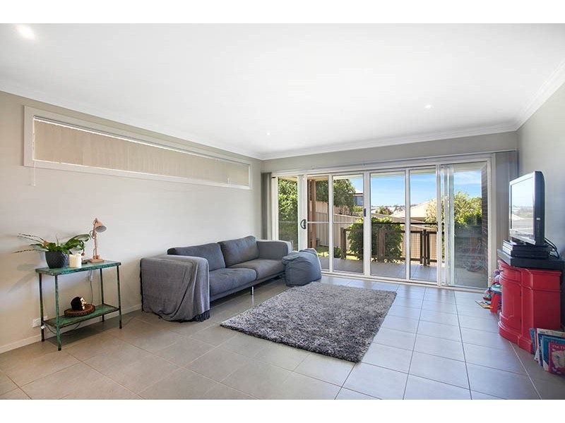 11 Barber Street, Flinders NSW 2529