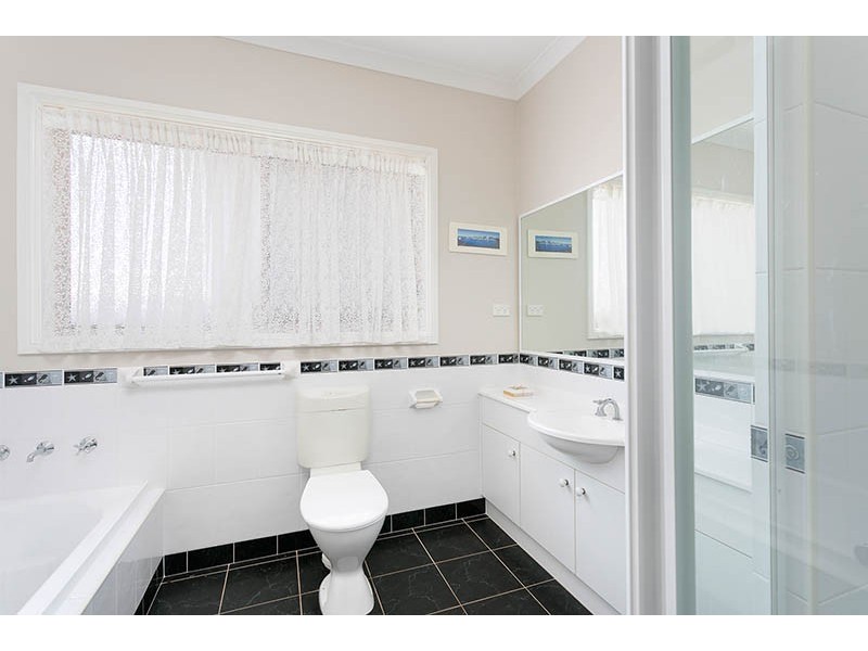 15 Hinchinbrook Drive, Shell Cove NSW 2529