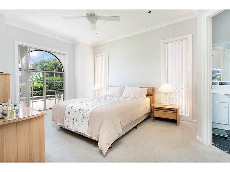 15 Hinchinbrook Drive, Shell Cove NSW 2529