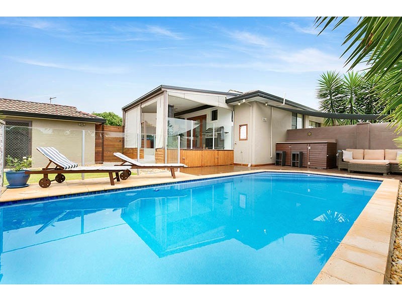 18 Madden Street, Oak Flats NSW 2529