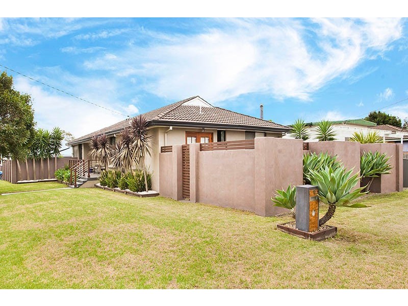 18 Madden Street, Oak Flats NSW 2529