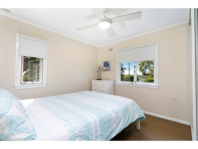 7 Scarf Avenue, Mount Warrigal NSW 2528