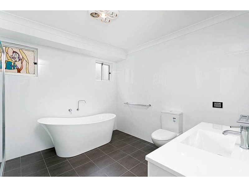 107 Ocean Beach Drive, Shellharbour NSW 2529