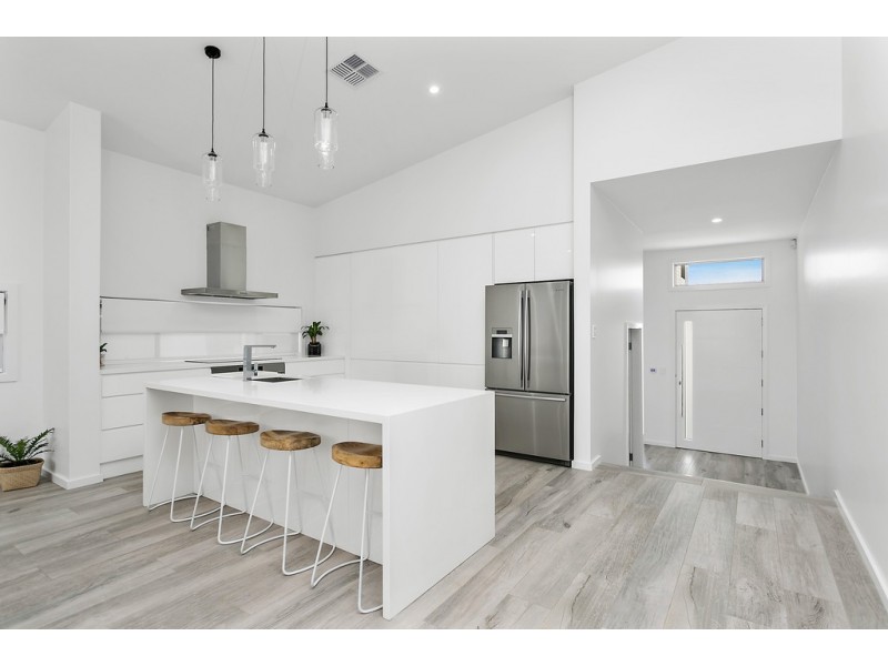 21 Glades Parkway, Shell Cove NSW 2529