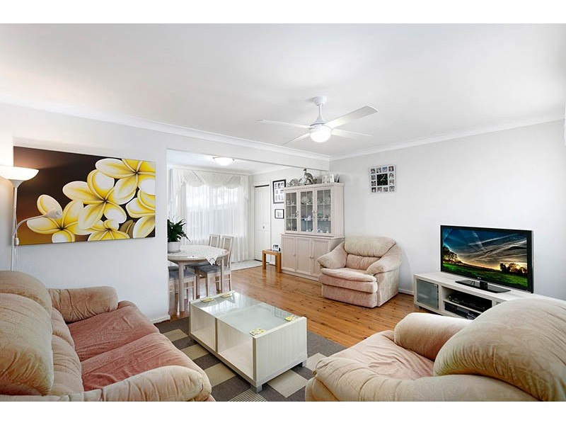 12 Hayes Avenue, Mount Warrigal NSW 2528