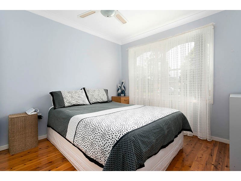 12 Hayes Avenue, Mount Warrigal NSW 2528