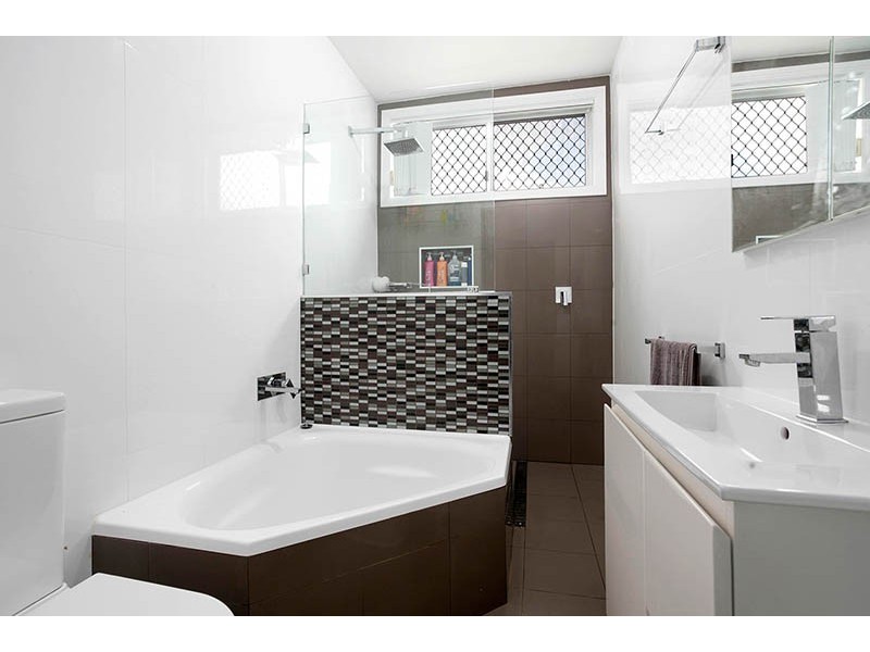 110 Koona Street, Albion Park Rail NSW 2527