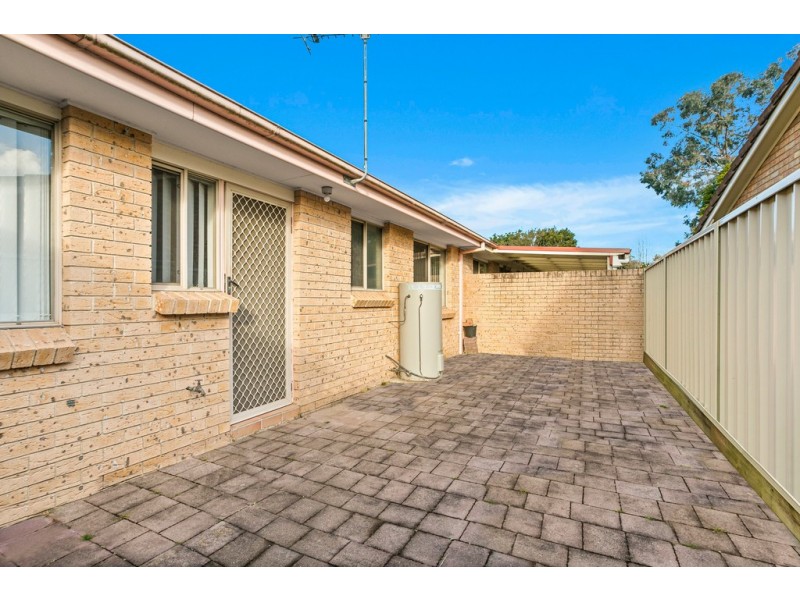 2/1 Ball Place, Albion Park Rail NSW 2527