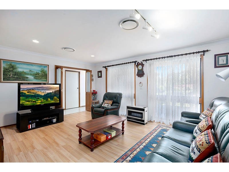 6 Blue Gum Place, Barrack Heights NSW 2528