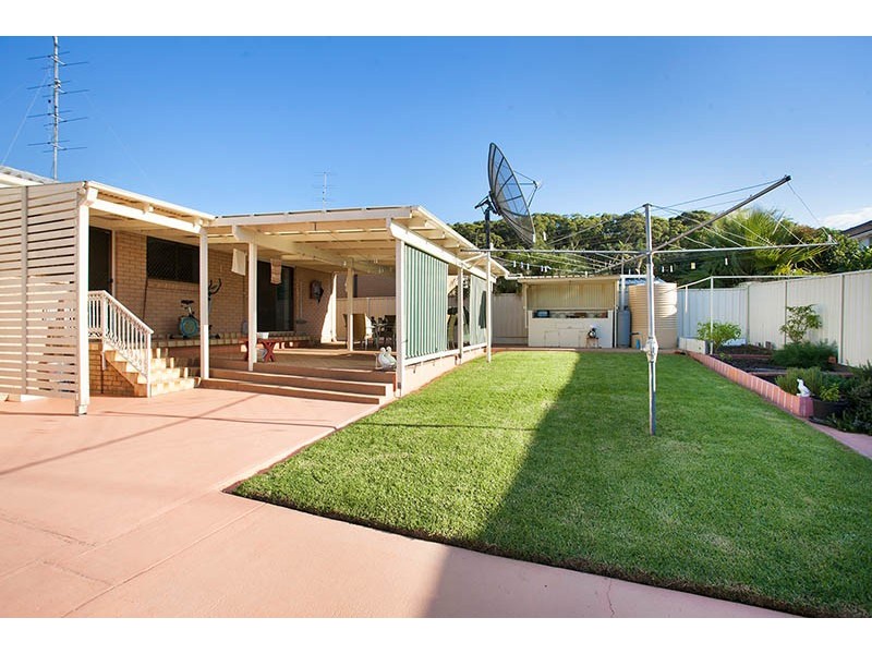 6 Blue Gum Place, Barrack Heights NSW 2528