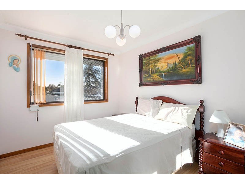 6 Blue Gum Place, Barrack Heights NSW 2528