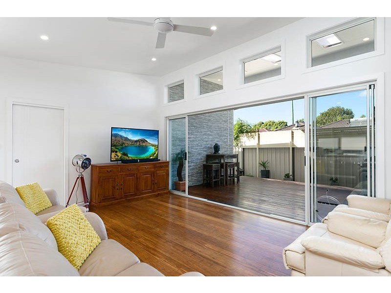Unit 2/107 Tongarra Road, Albion Park NSW 2527