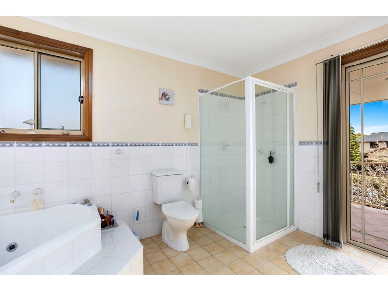 20 Cove Boulevarde, Shell Cove NSW 2529